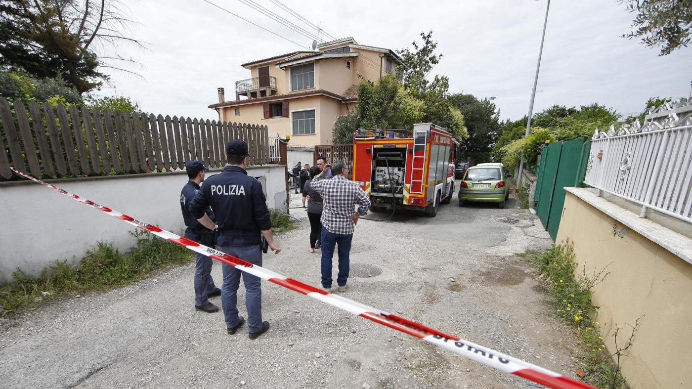 Roma, crolla palazzina: almeno quattro persone ferite