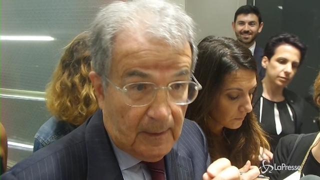 Prodi su legge elettorale: “Ormai ci sono 4-5 poli oltre agli animali…”
