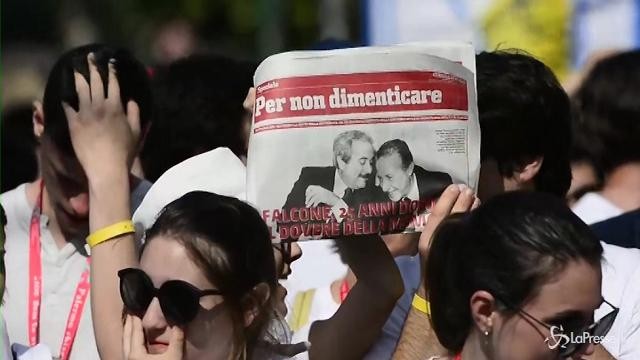 VIDEO Strage di Capaci, il corteo fino all’albero di Falcone