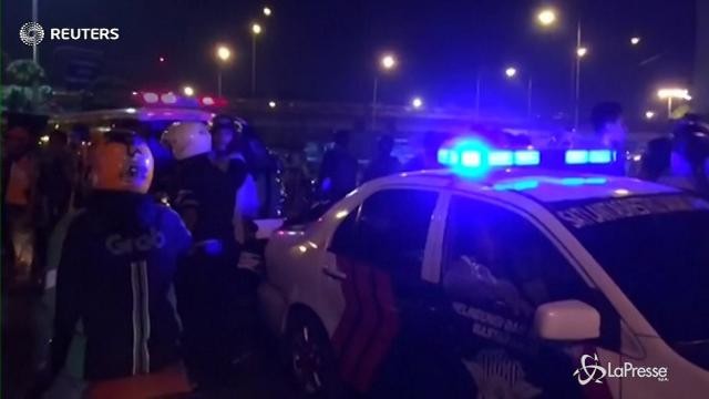 Indonesia: doppia esplosione a Giacarta, almeno 5 morti