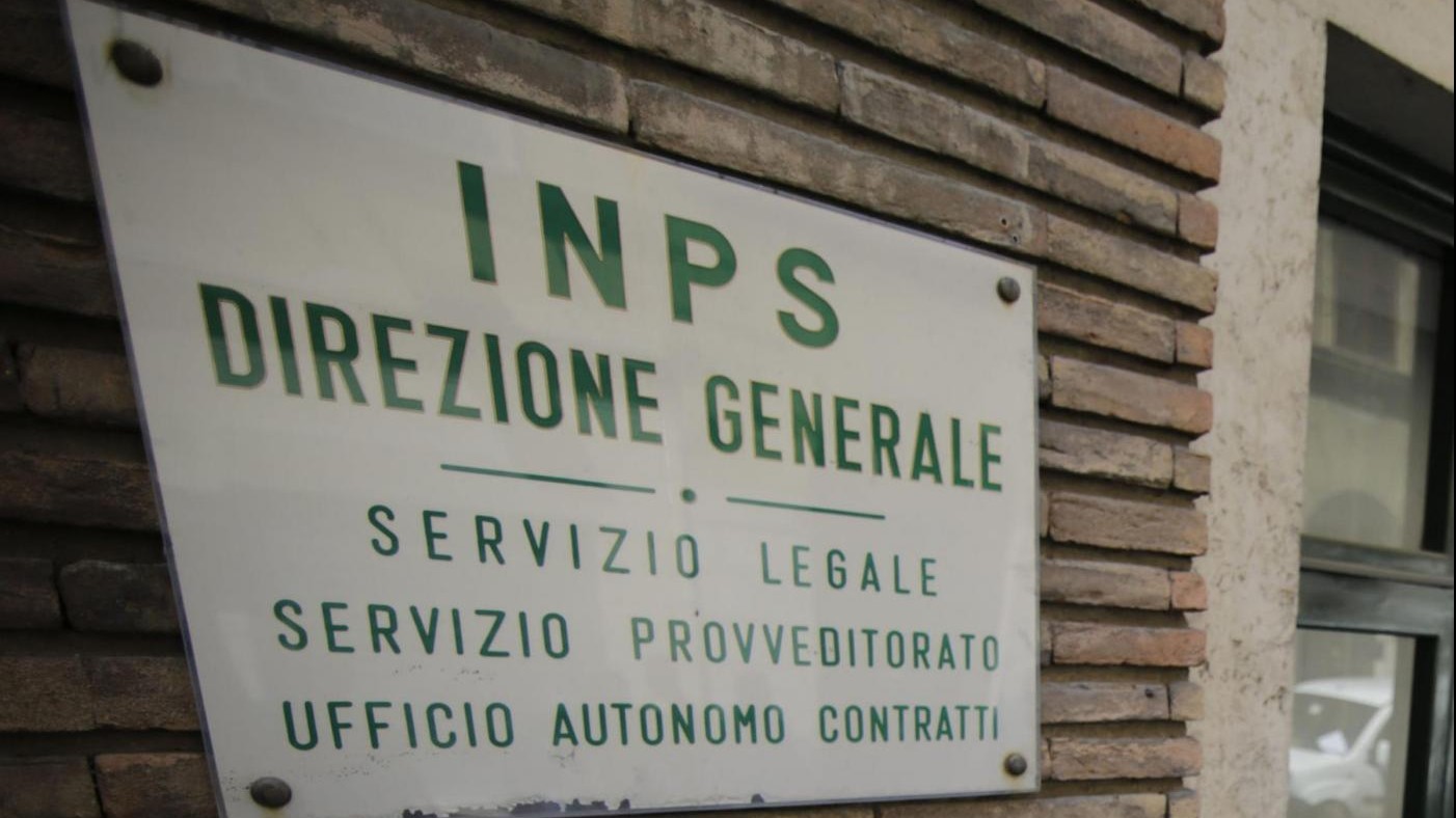Siracusa, truffa all’Inps per 1,7 milioni: oltre 400 denunciati