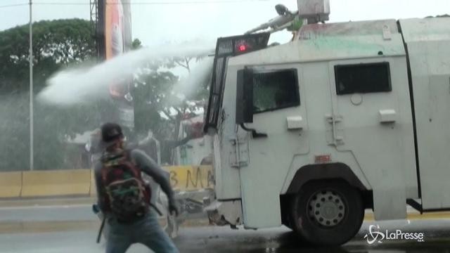 Due morti nelle proteste antigovernative in Venezuela