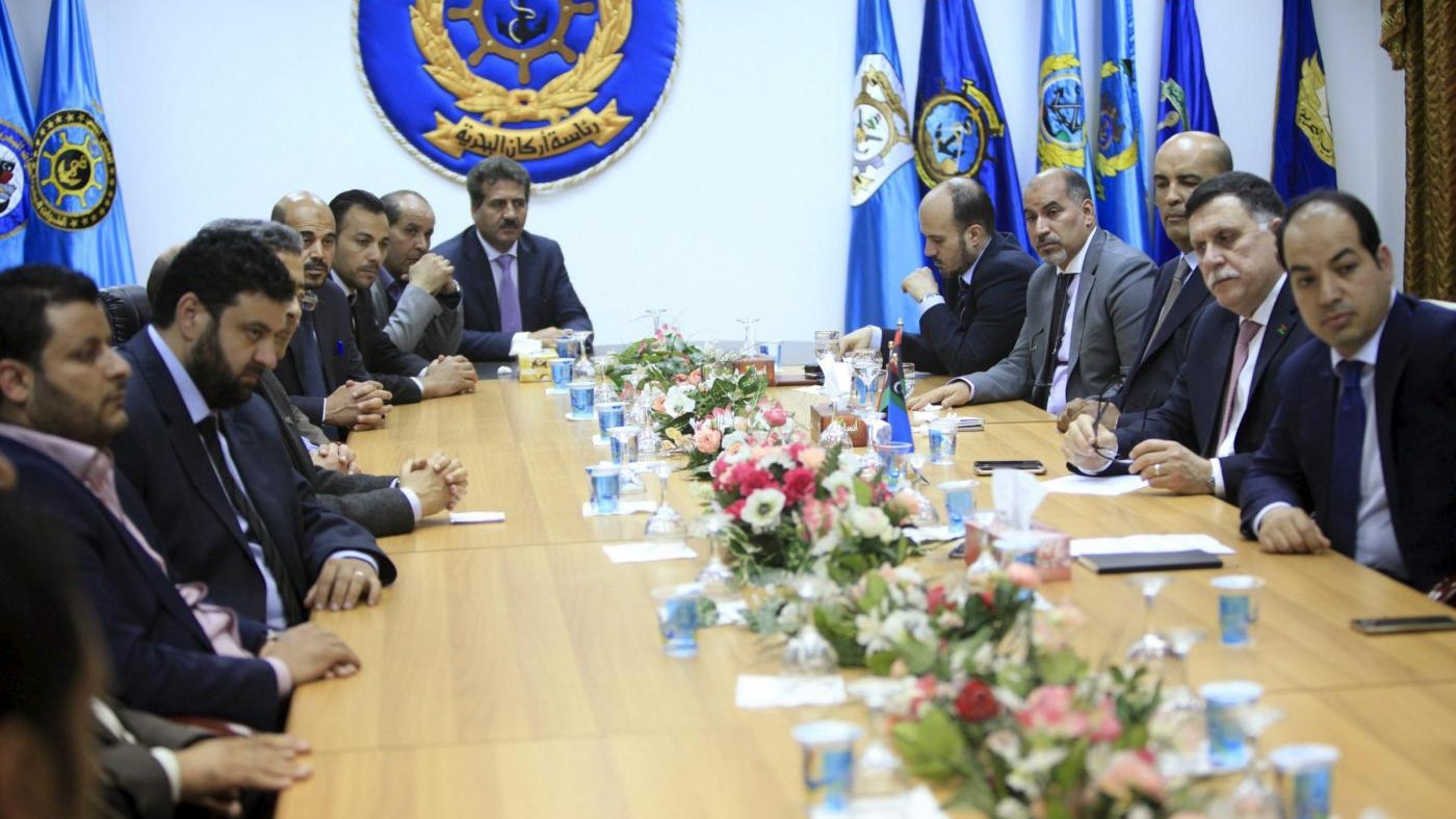Libia, al Gweil lascia Tripoli. Altre città con governo al-Sarraj