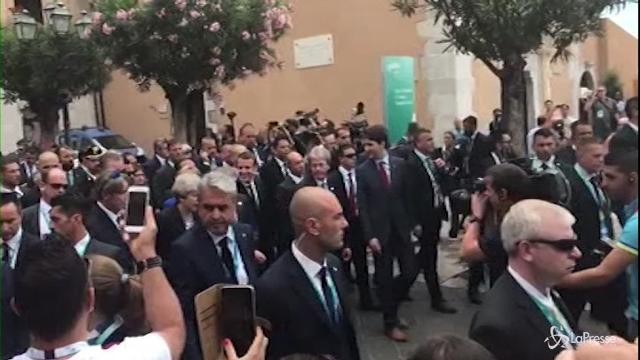 VIDEO I leader del G7 sfilano in corso Umberto a Taormina