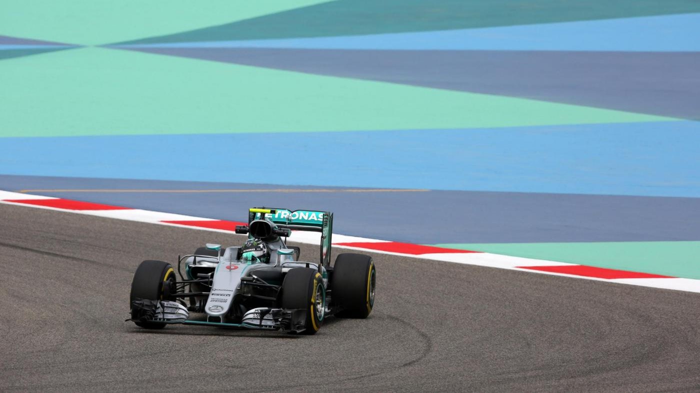 F1, Gp Bahrain: Mercedes volano in 2/e libere, 5° Raikkonen