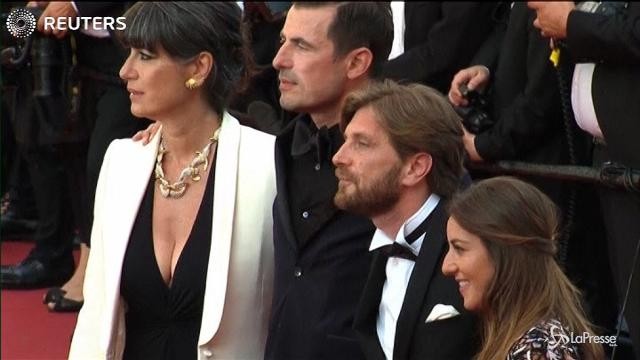 VIDEO I vincitori di Cannes sul red carpet