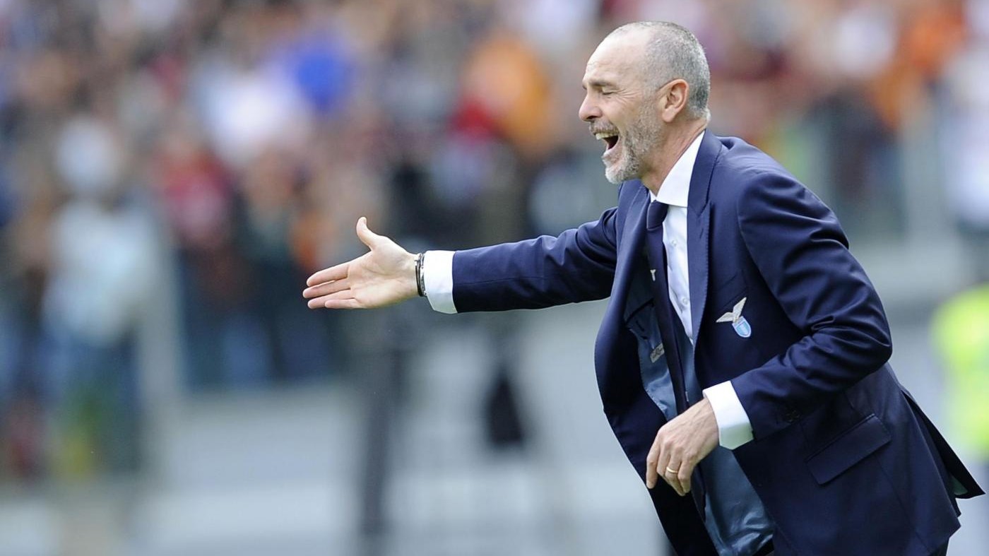 Lazio esonera Pioli. Scontri tifosi con polizia a Formello