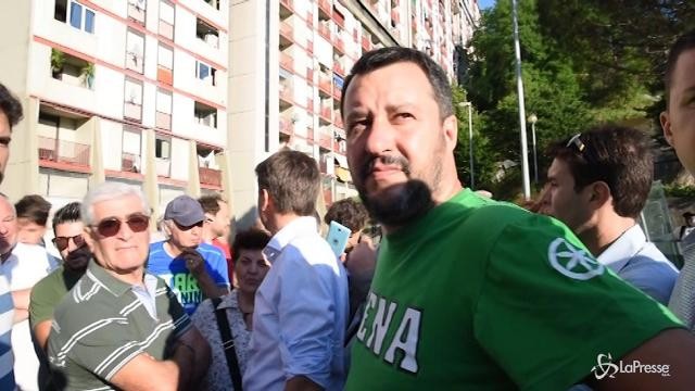 Salvini a Bolzaneto, i residenti: “C’è gente che dorme in macchina”