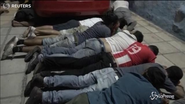Paraguay, manifestanti assaltano Parlamento: un morto negli scontri