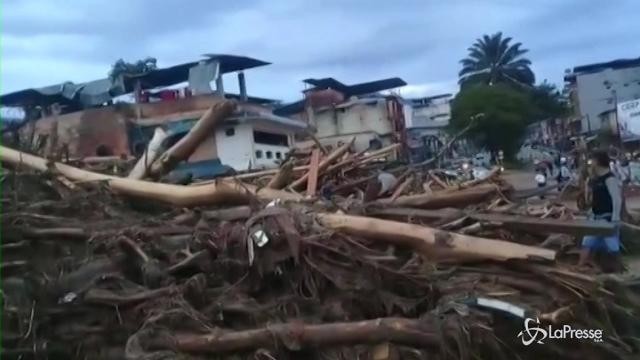 Maltempo in Colombia, oltre 100 morti