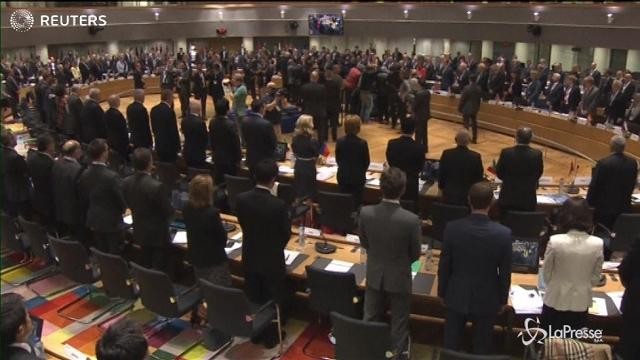 Conferenza di Bruxelles: un minuto di silenzio per la strage in Siria