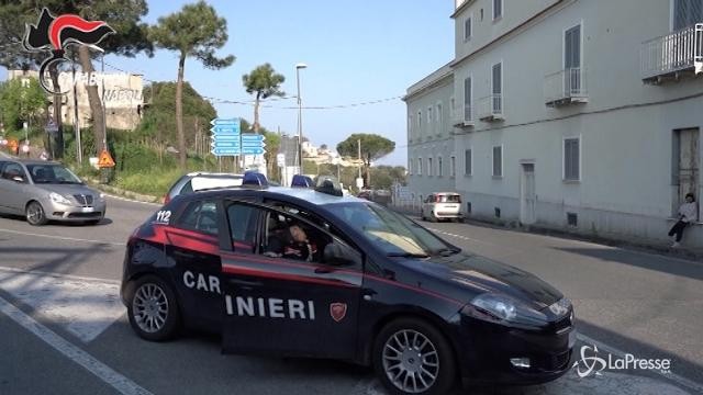 Carabinieri travestiti da netturbini sventano una truffa