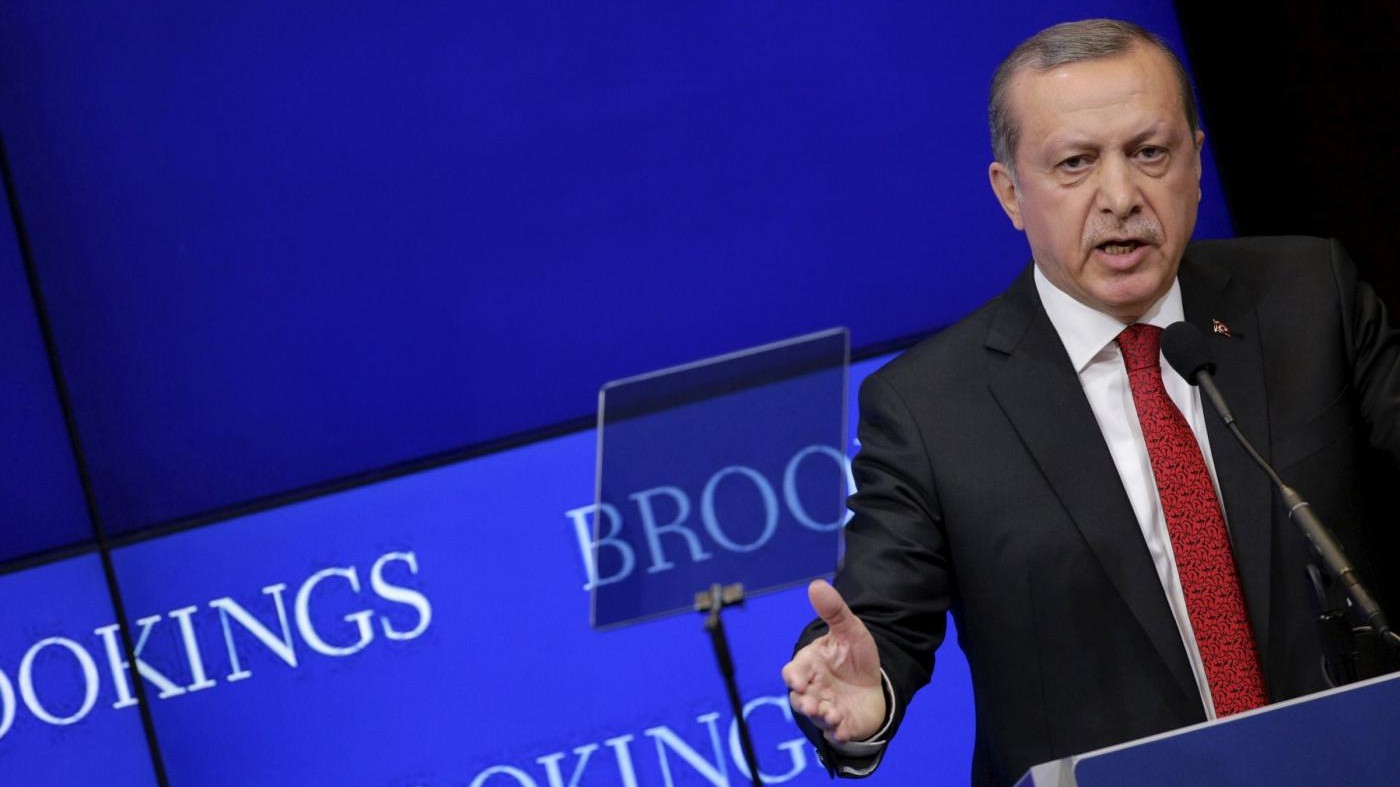 Turchia, Erdogan denuncia comico tedesco per insulti in tv