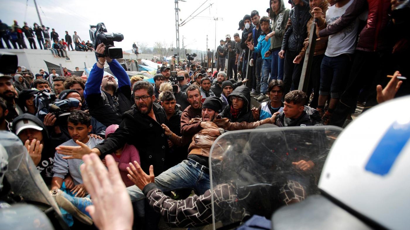 Migranti, Msf: A Idomeni hanno sparato ad altezza bambino