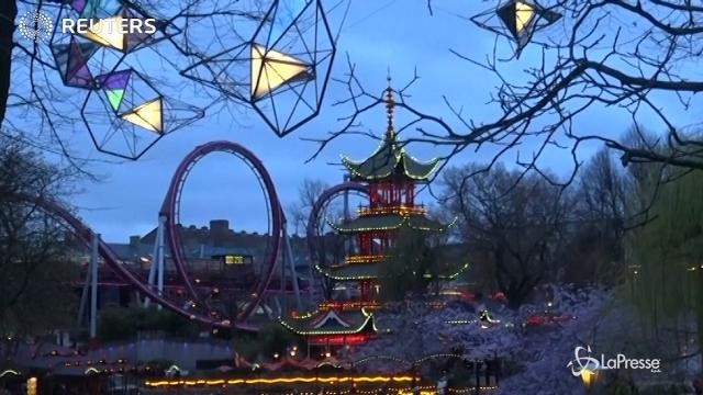 A Copenaghen un parco divertimenti con luci d’autore
