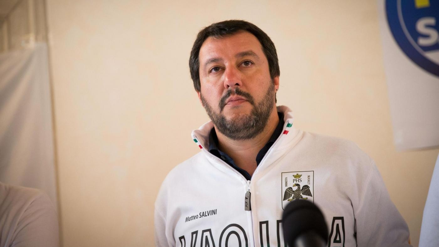 Migranti, Salvini risponde a Mattarella: La zavorra sei tu