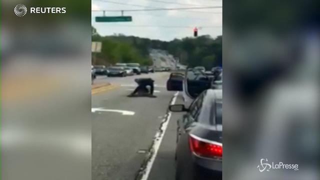 VIDEO Usa, pugni all’arrestato: le immagini inchiodano gli agenti