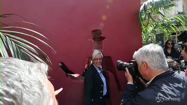 Cinquant’anni senza Totò: a Napoli inaugurato monolite in suo onore
