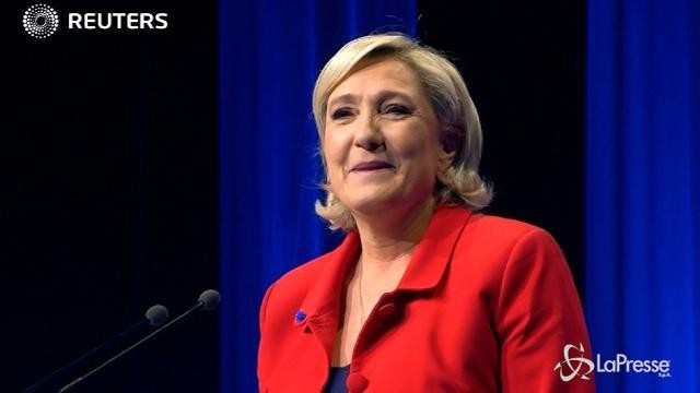 Parigi: scontri al comizio di Marine Le Pen