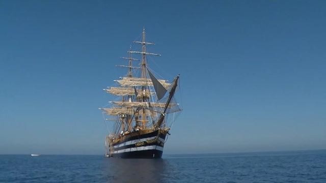 La nave scuola Amerigo Vespucci parte per il Nord America