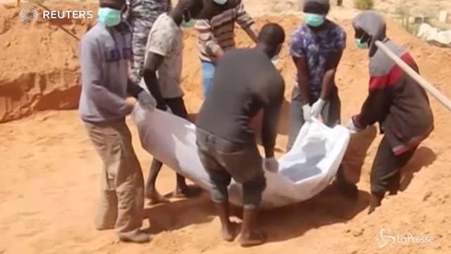 Migranti, 28 corpi trovati al largo delle coste libiche