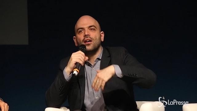 VIDEO Saviano a “Tempo di Libri”: “Parlare, vivere e condividere mette paura al potere”