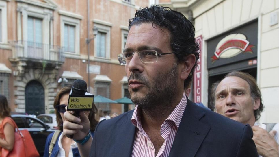 Carbone (Pd): #Ciaone al “sì”, scoppia polemica