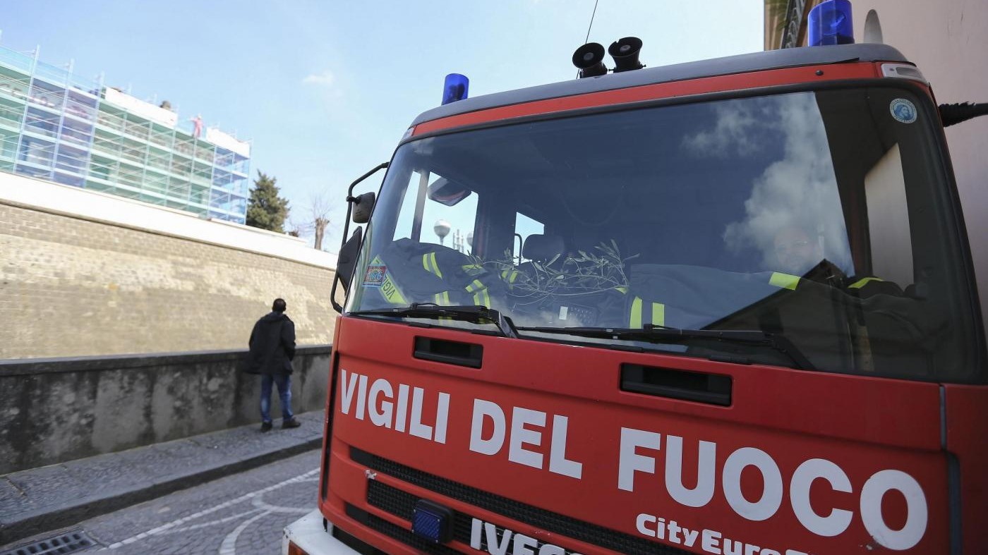 Genova, greggio nel Polcevera. Vigili del fuoco: Situazione grave