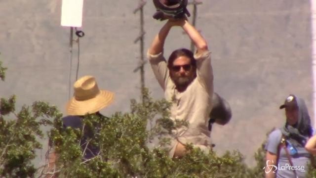 VIDEO Bradley Cooper sul set di “A Star is Born”