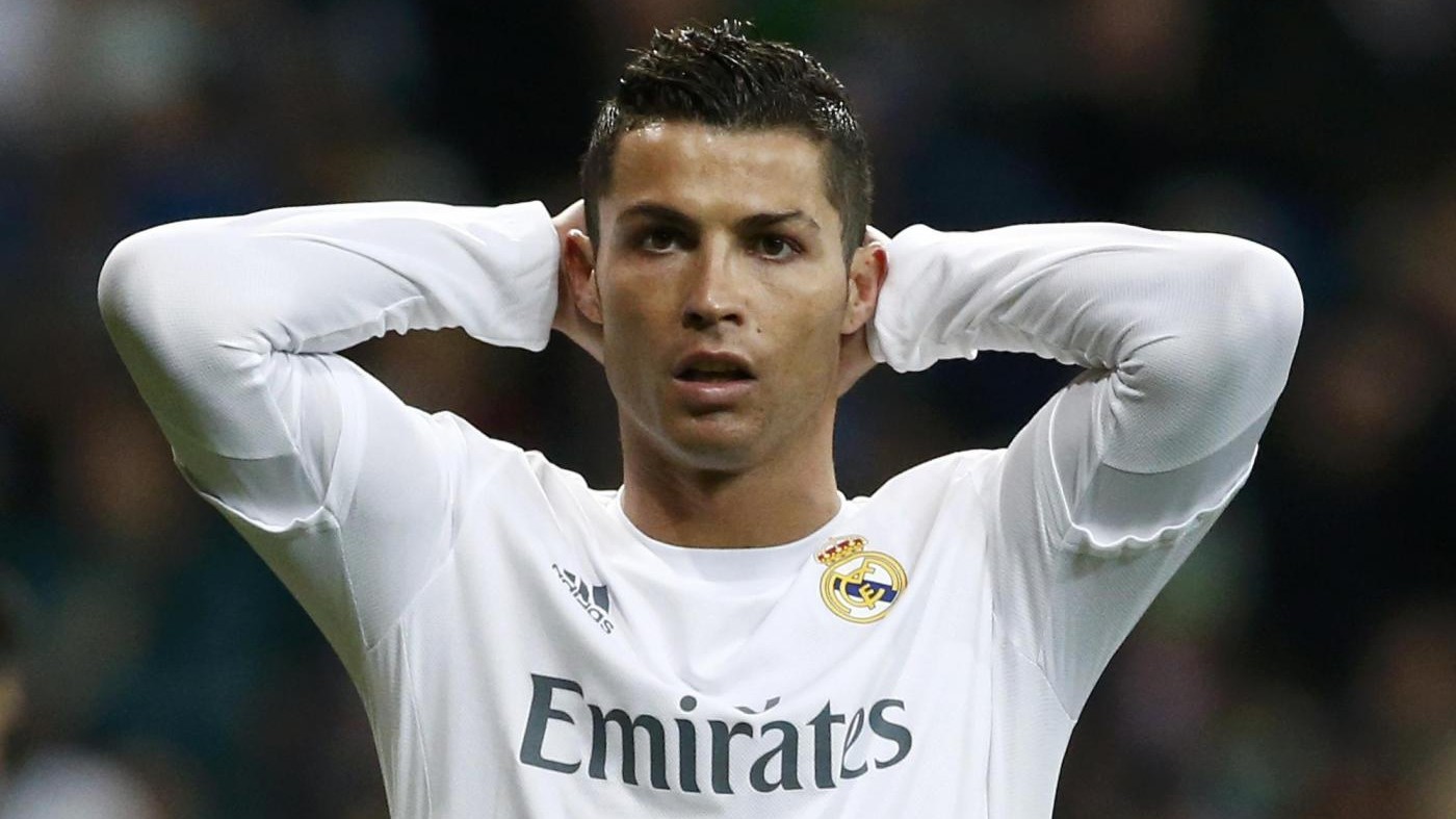 Mercato, Cristiano Ronaldo tratta con il Paris Saint-Germain