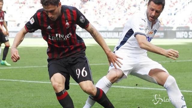 Calcio: il Napoli frena, passo falso del Milan