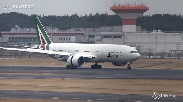 Fino alle 16 si vota per il referendum Alitalia