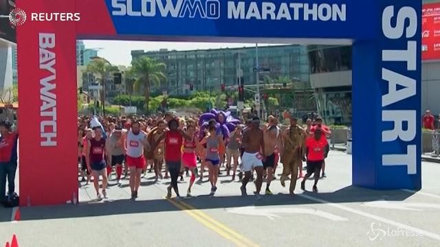 VIDEO Il cast del prossimo Baywatch partecipa alla maratona rallenty