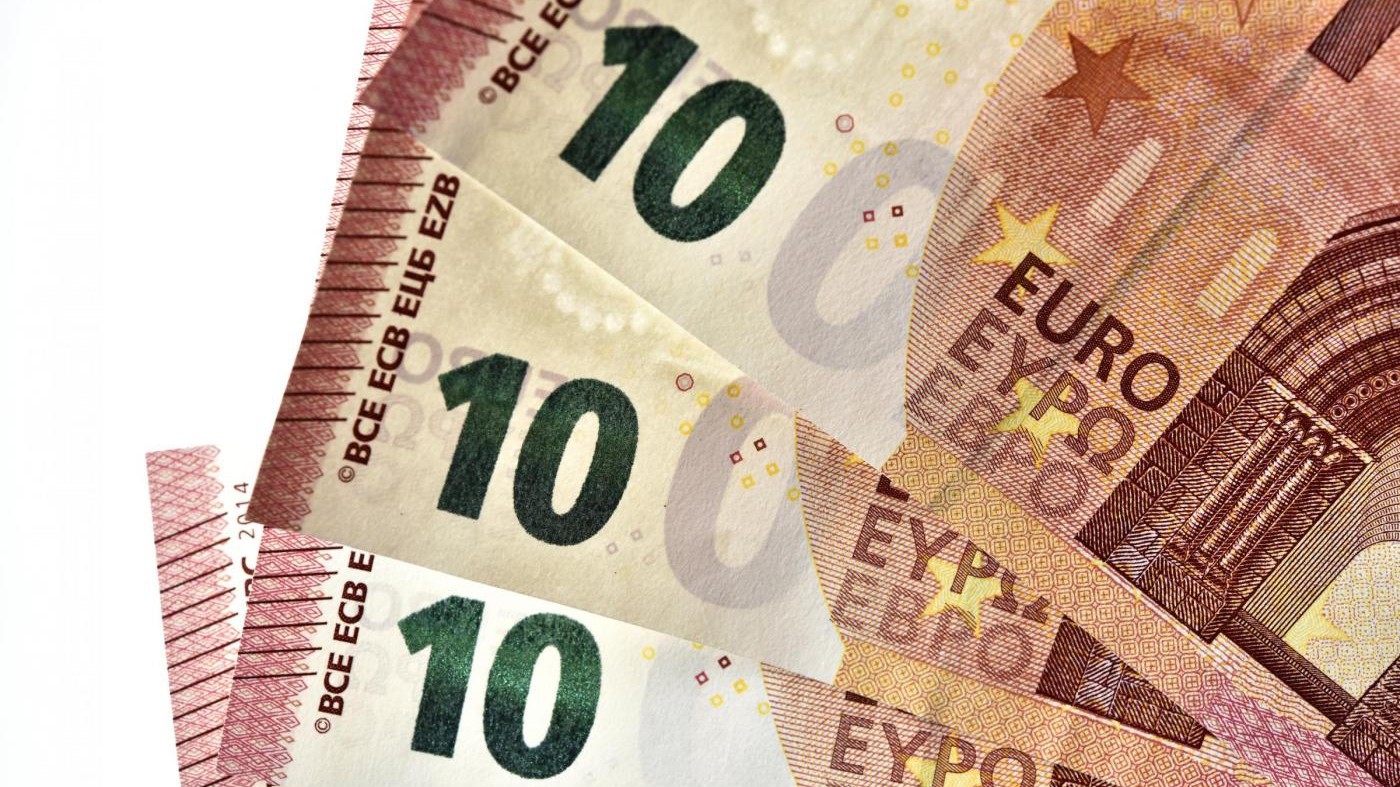 Milano, imprenditore compie 80 anni e regala 200mila euro a dipendenti