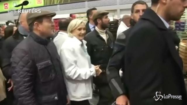 VIDEO Le Pen: “Hollande chiede di votare per Macron? Vincerò io”