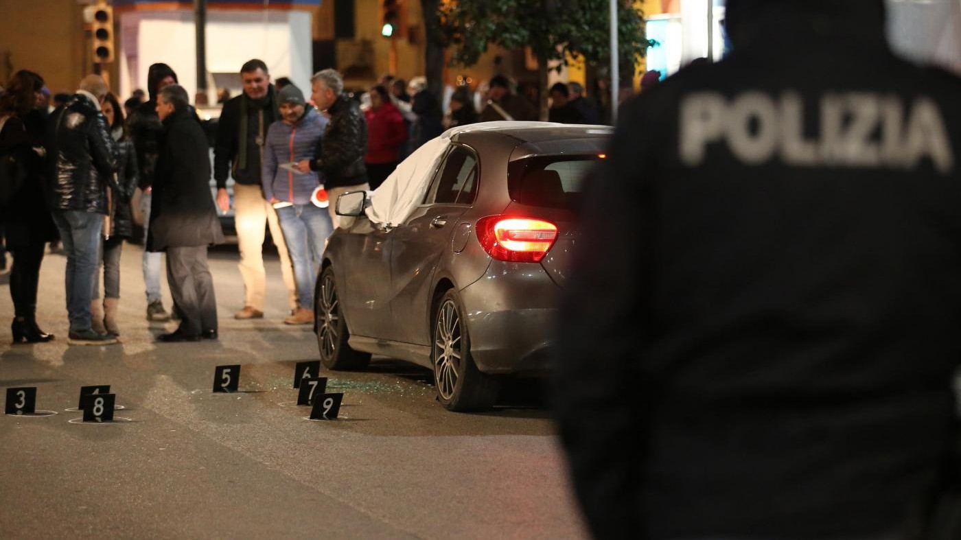 Napoli, agguato nel quartiere Piscinola: ucciso pregiudicato