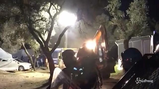 Blitz notturno della polizia al cantiere Tap di San Foca