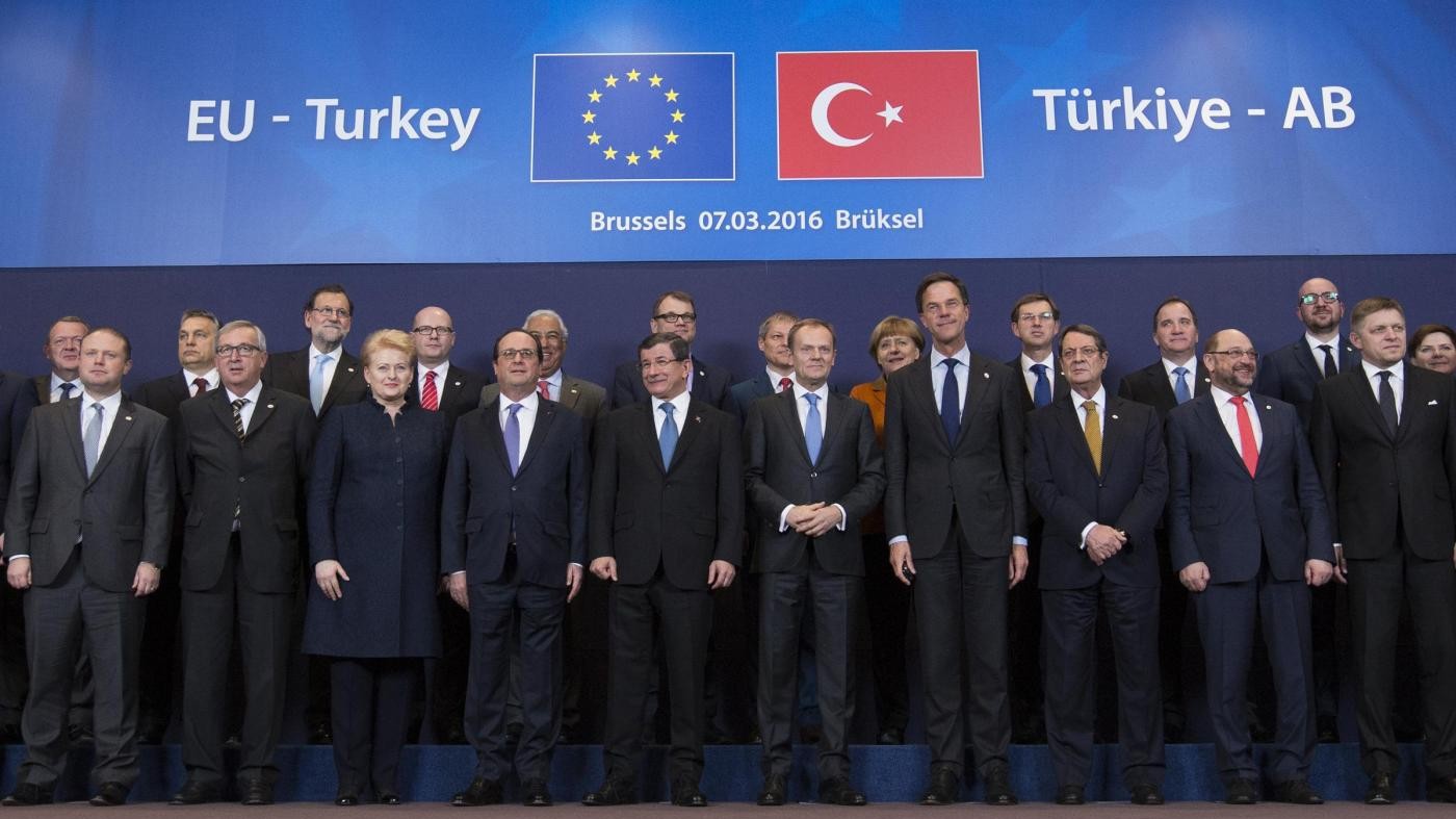 Migranti, accordo nella notte Ue-Turchia ma firma rinviata