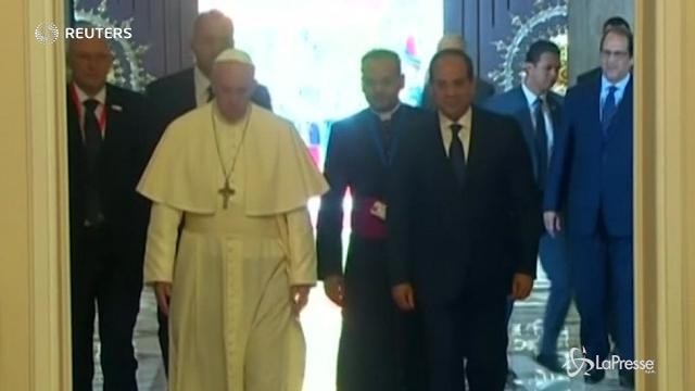 Francesco incontra al-Sisi, il grande Imam e il patriarca