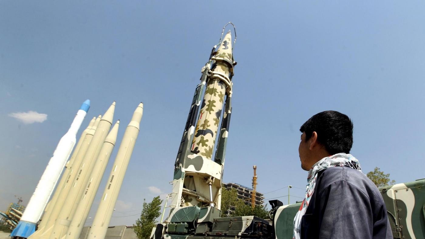 Iran testa missili progettati per raggiungere Israele