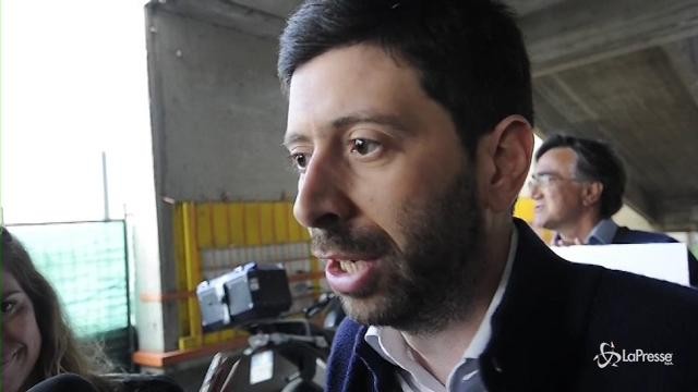 Roma, Roberto Speranza inaugura a Corviale la sede di Mdp