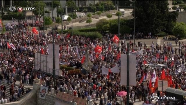 VIDEO Primo maggio in Grecia: 10 mila in piazza contro l’austerità