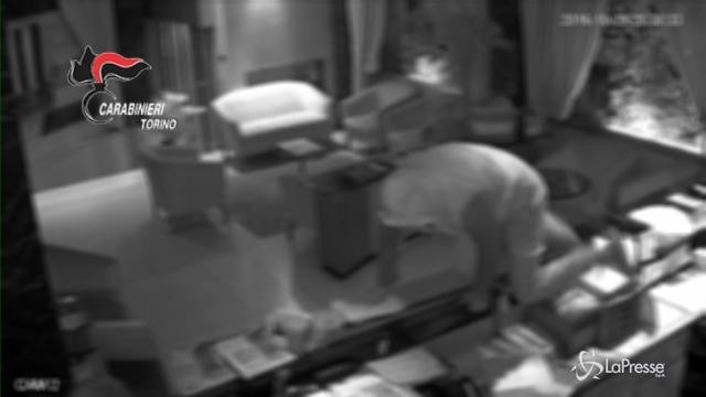 VIDEO Torino, arrestato il rapinatore senza un dente