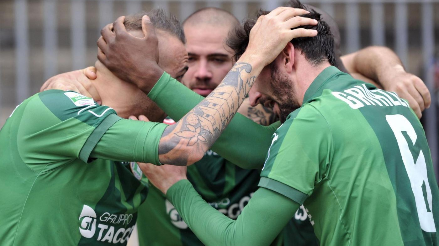 Avellino travolge Ascoli 4-3