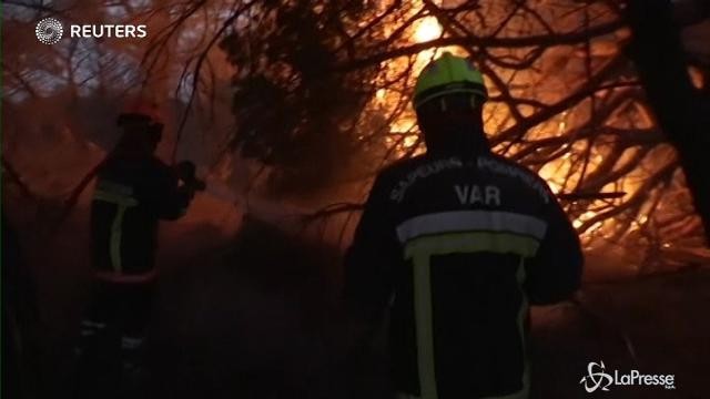 Francia, fiamme nella zona di Saint Tropez