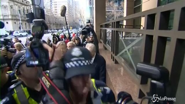 Australia, George Pell alla corte di Melbourne per la prima udienza