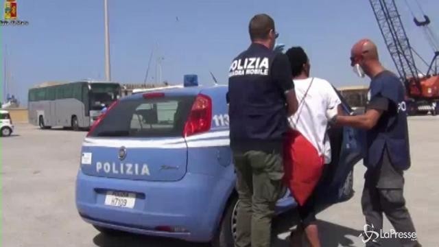 Ragusa, 426 migranti su gommoni: fermati tre scafisti