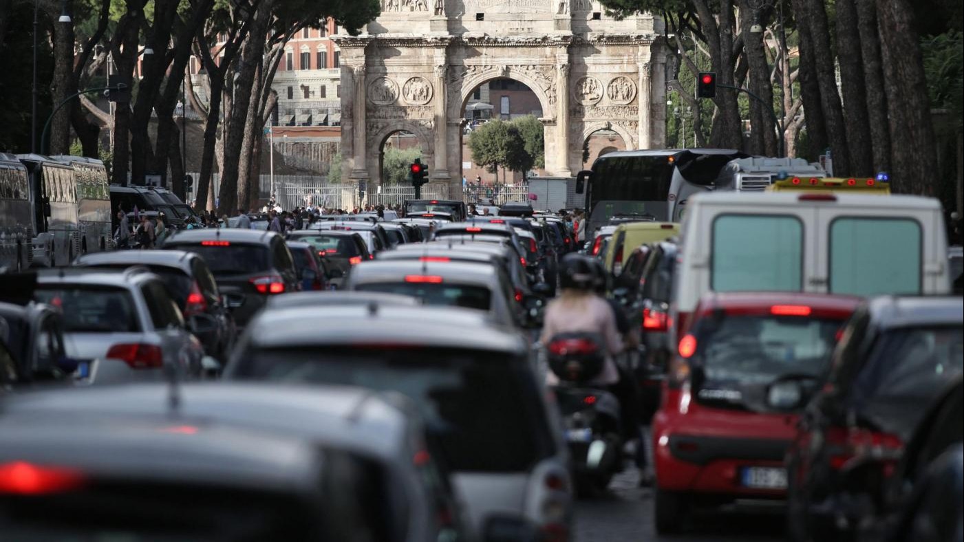 Sciopero, venerdì di passione per trasporti: metro chiusa Roma