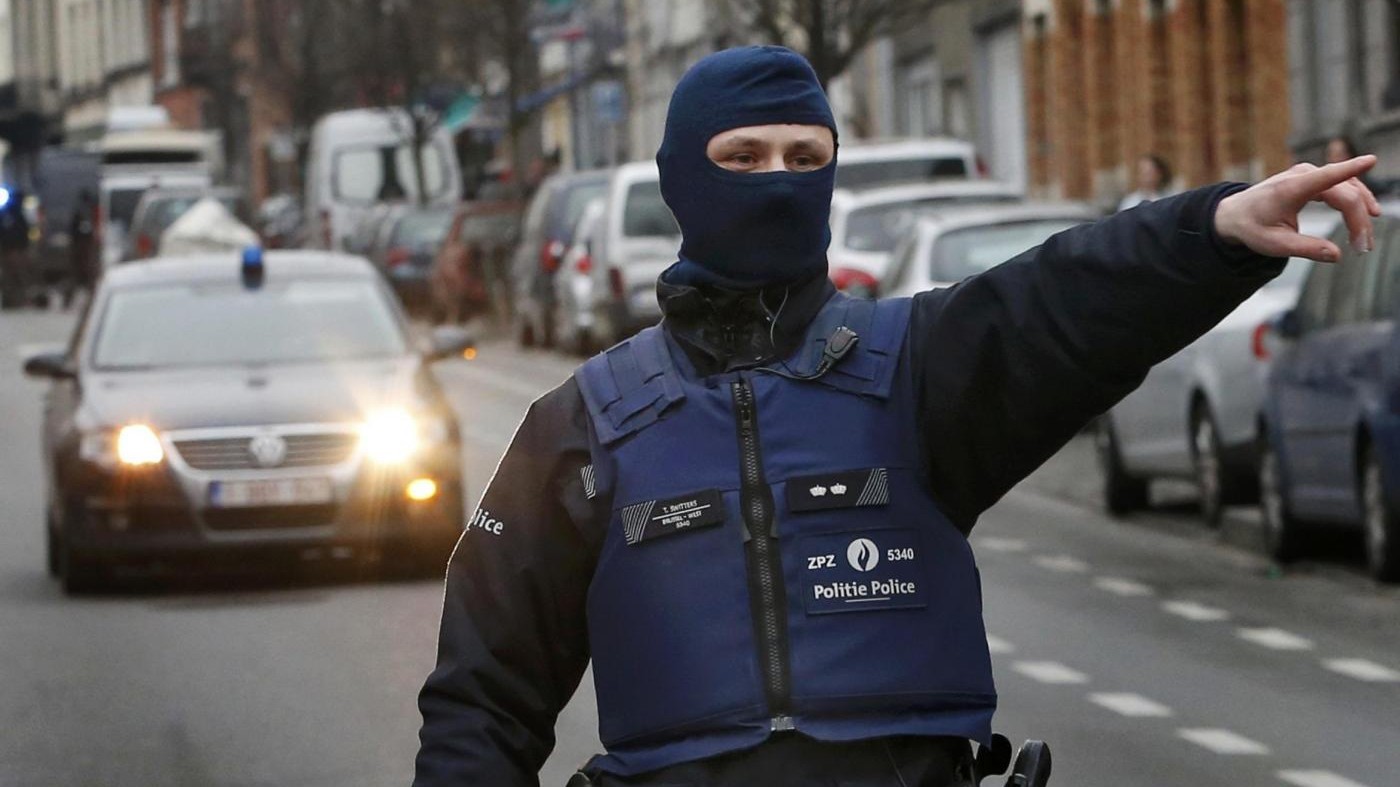 Strage Parigi, Salah Abdeslam ferito e arrestato in blitz Molenbeek