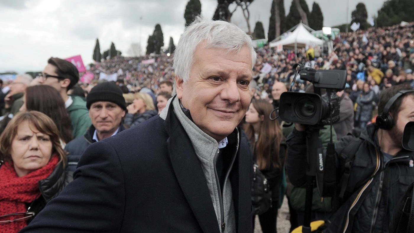 Redditi, è il ministro Galletti il ‘paperone’ del governo Renzi